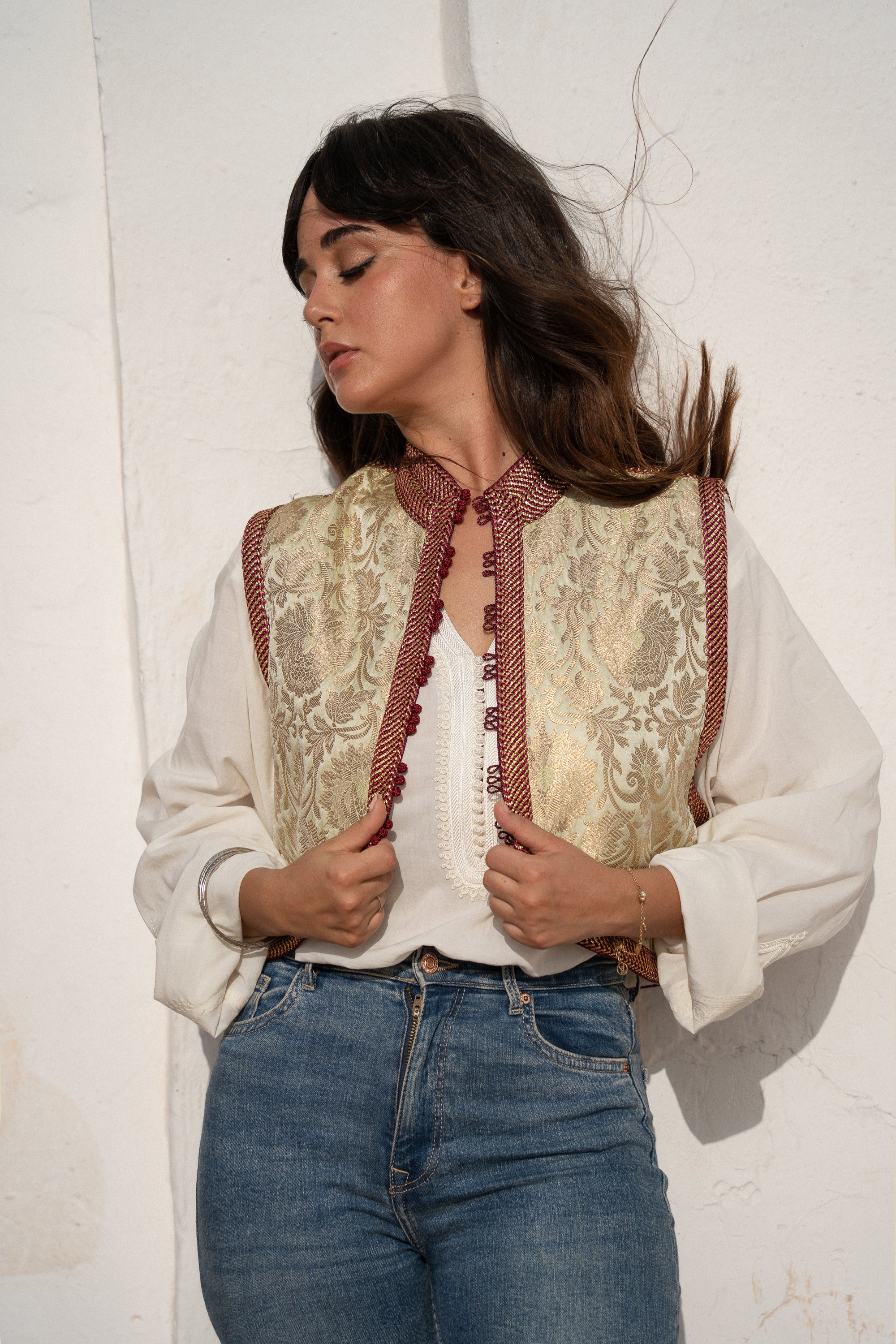 SARA GILET