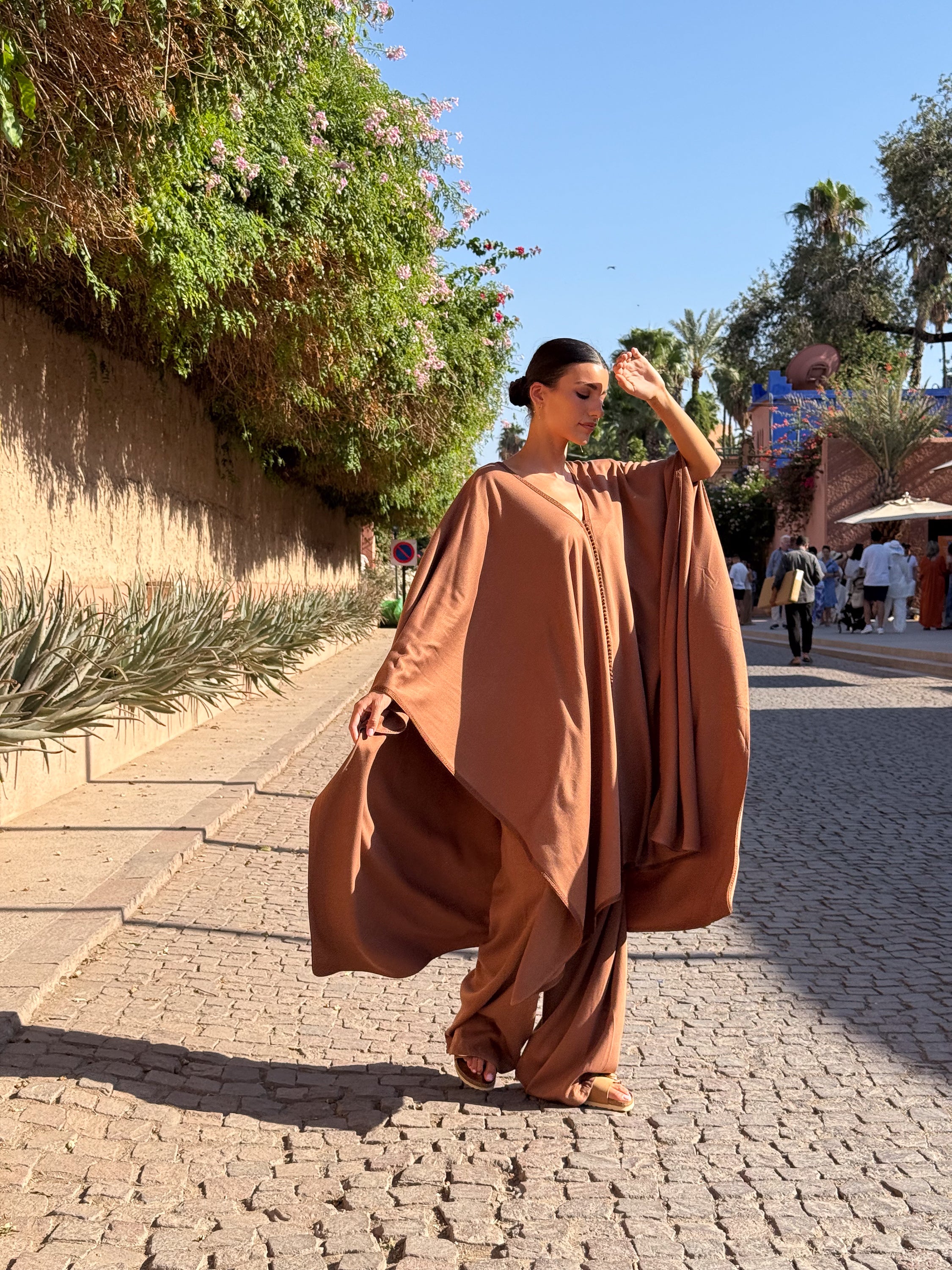 ZAHRA Handmade Mlifa Cape & Pants Set