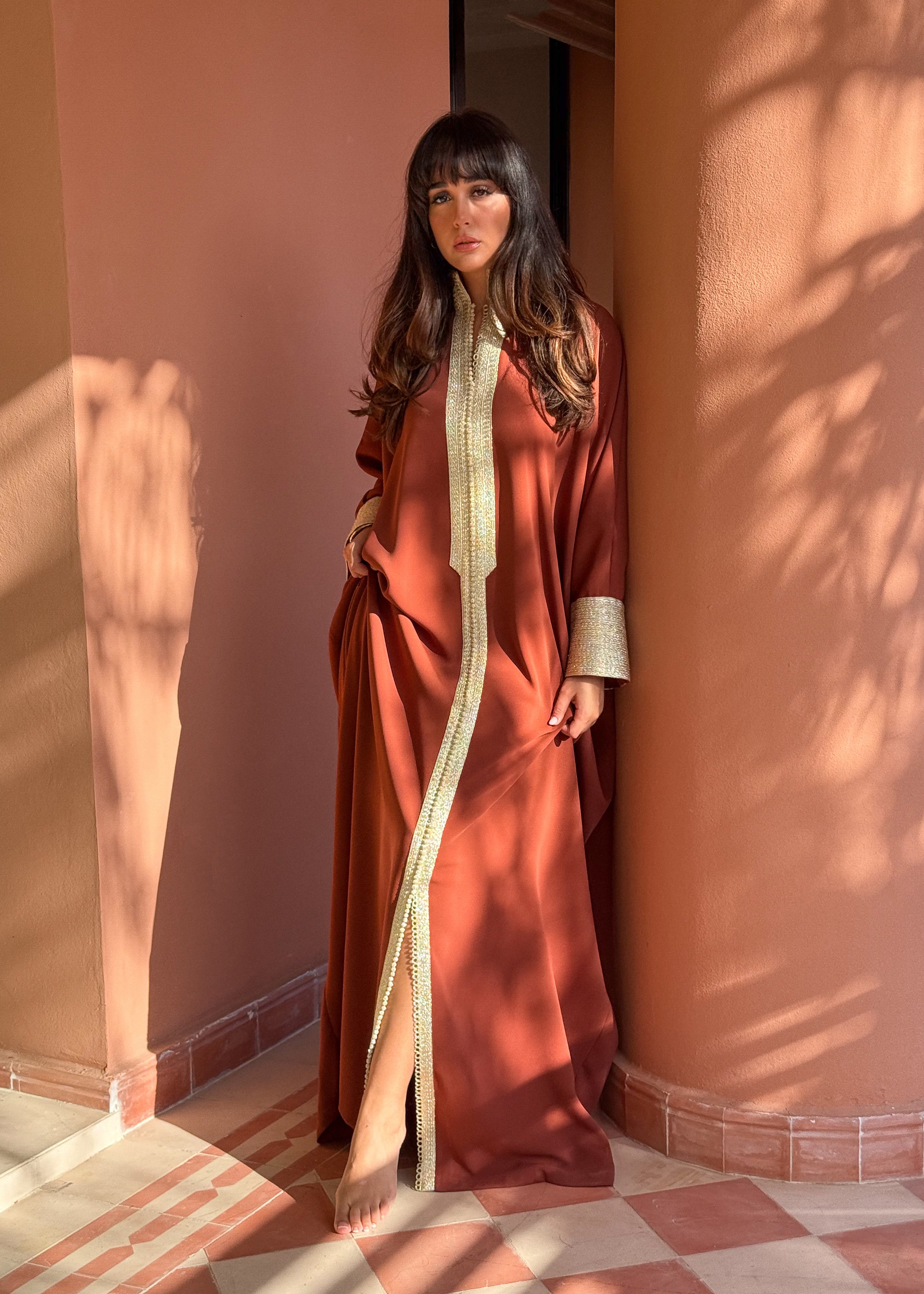 ROQYA OVERSIZED KAFTAN WITH STATEMENT NECKLINE AND SLEEVES