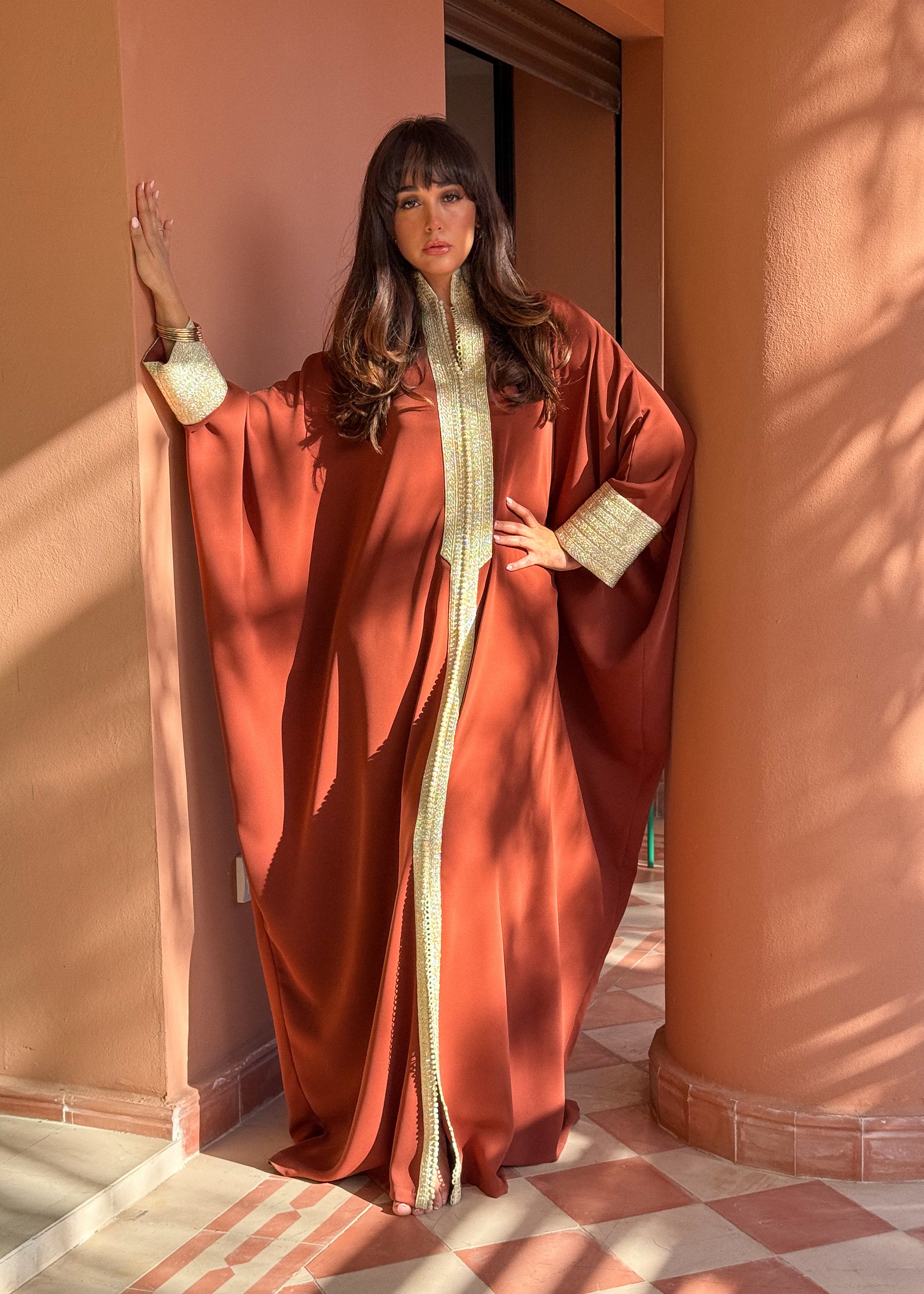 ROQYA OVERSIZED KAFTAN WITH STATEMENT NECKLINE AND SLEEVES