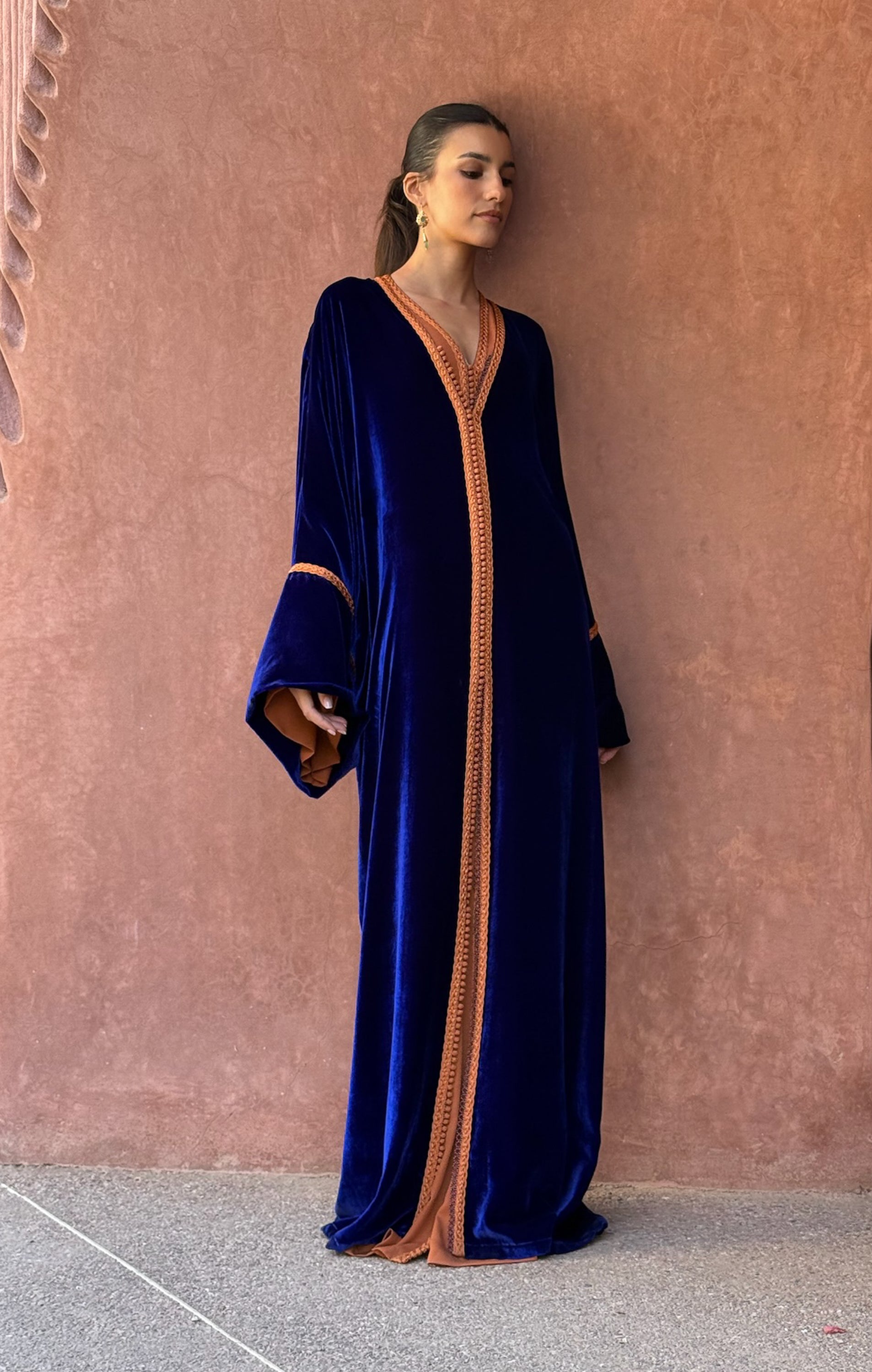SHAHD OVERSIZED VELVET KAFTAN