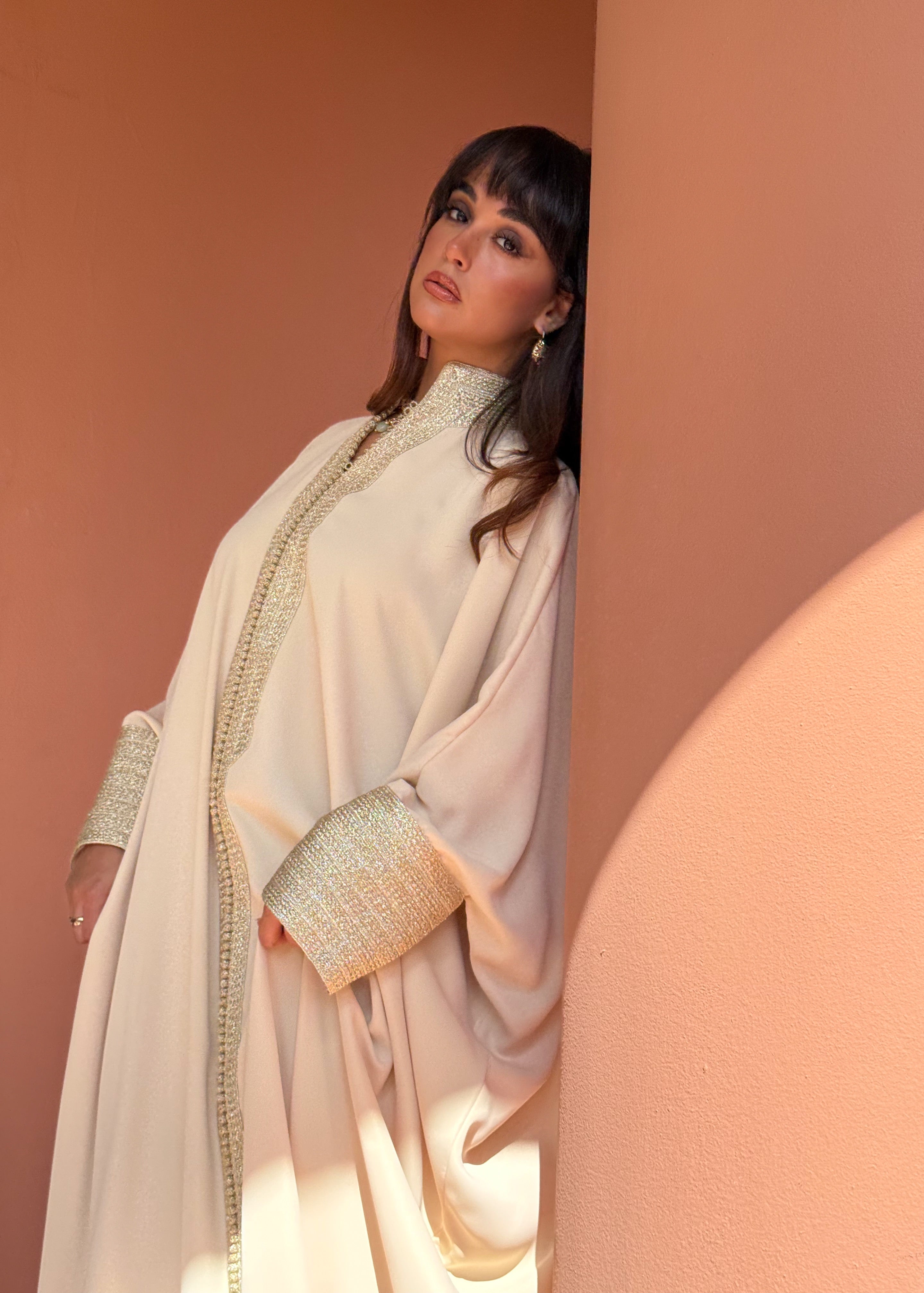 ROQYA OVERSIZED KAFTAN WITH STATEMENT NECKLINE AND SLEEVES