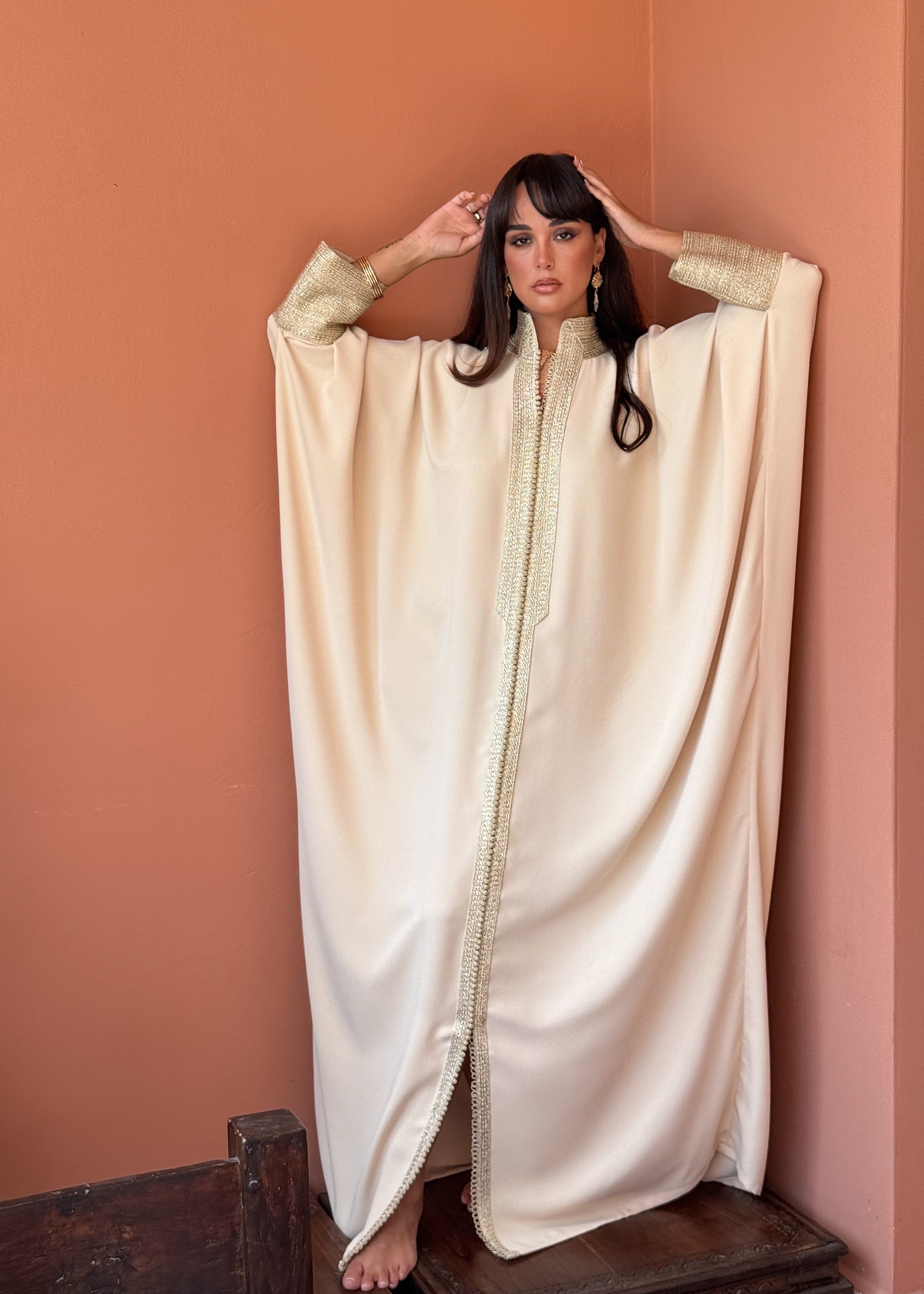 ROQYA OVERSIZED KAFTAN WITH STATEMENT NECKLINE AND SLEEVES