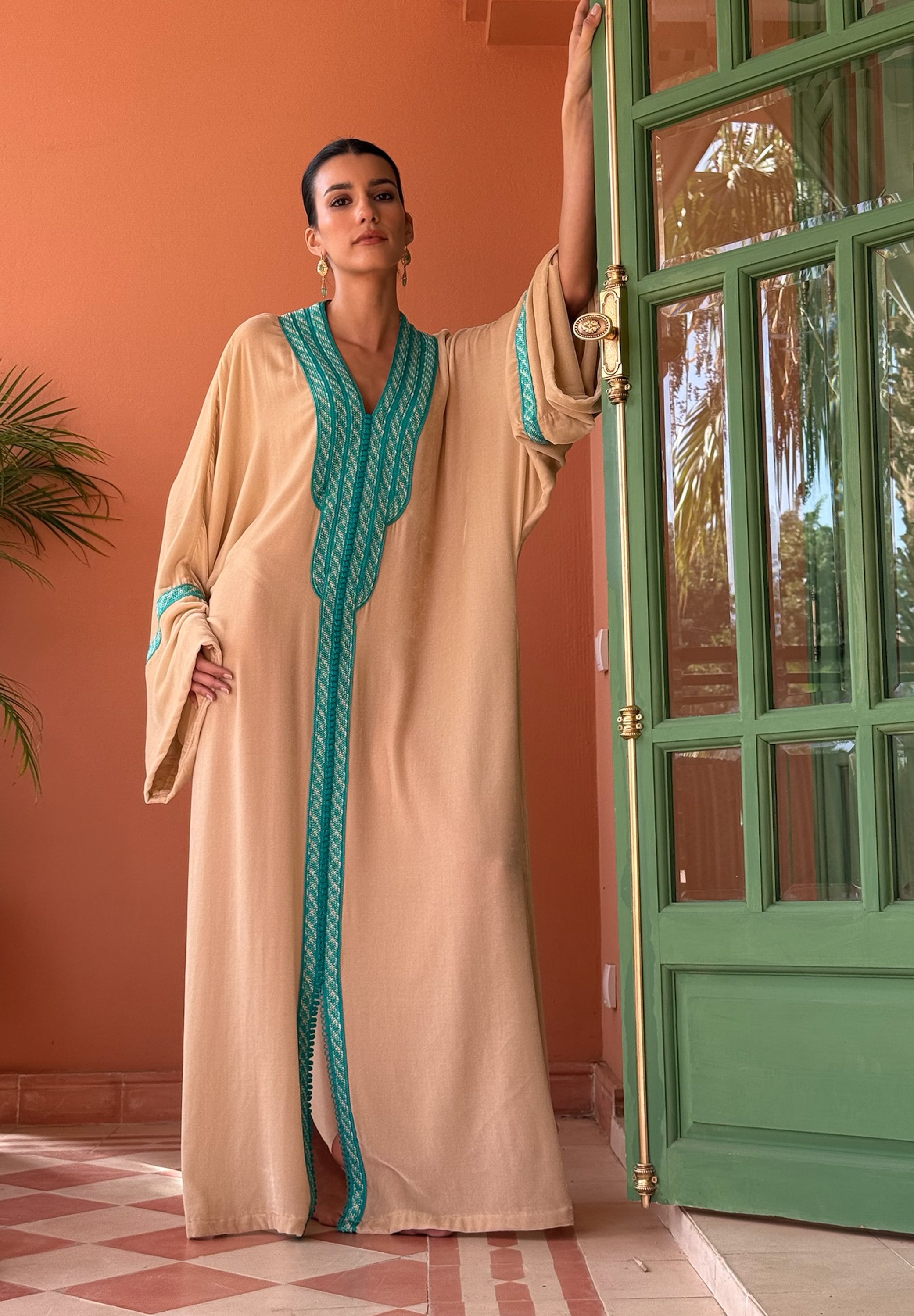 AKILA VELVET COLLAR KAFTAN