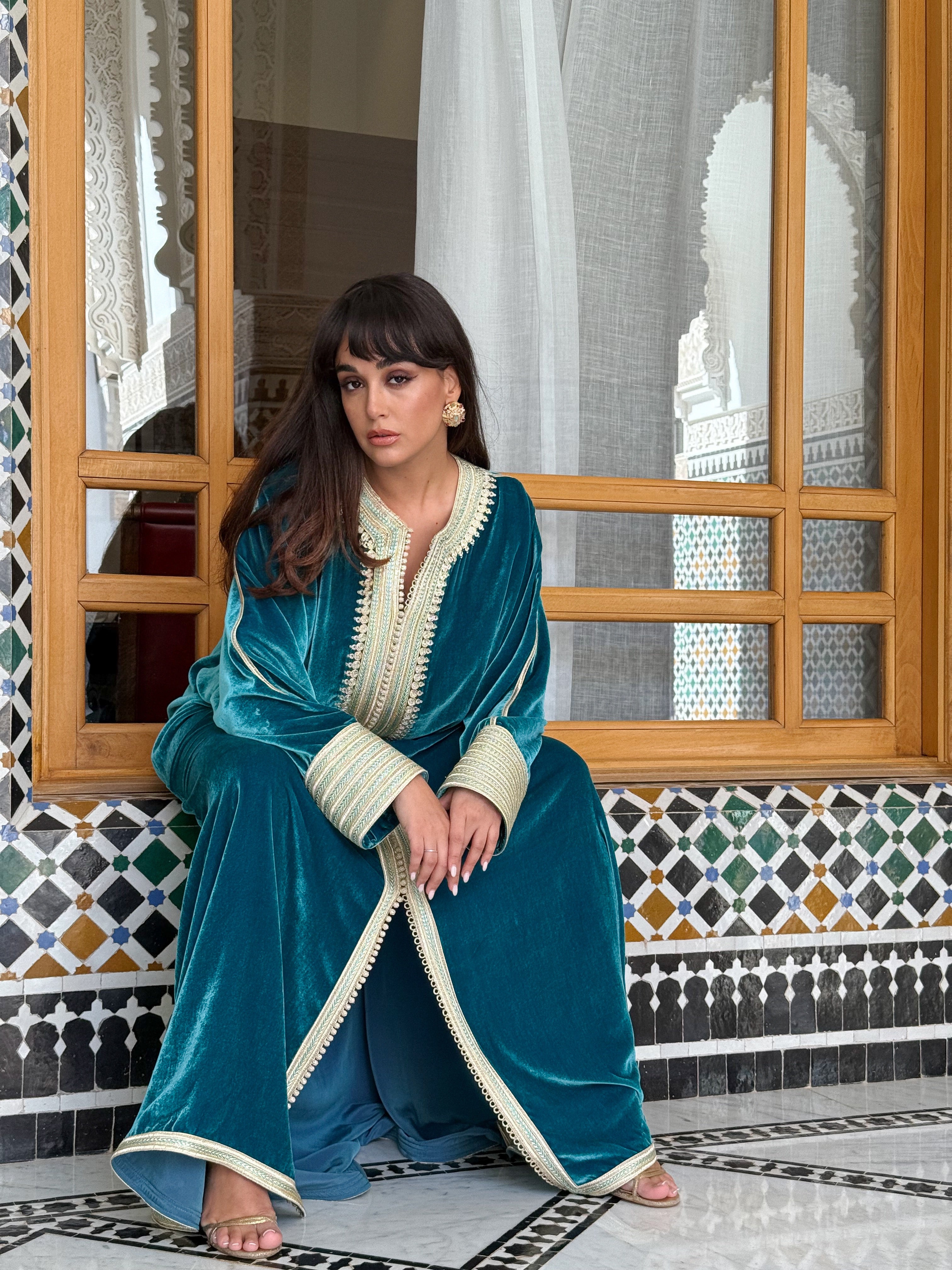 BELLA OVERSIZED VELVET KAFTAN