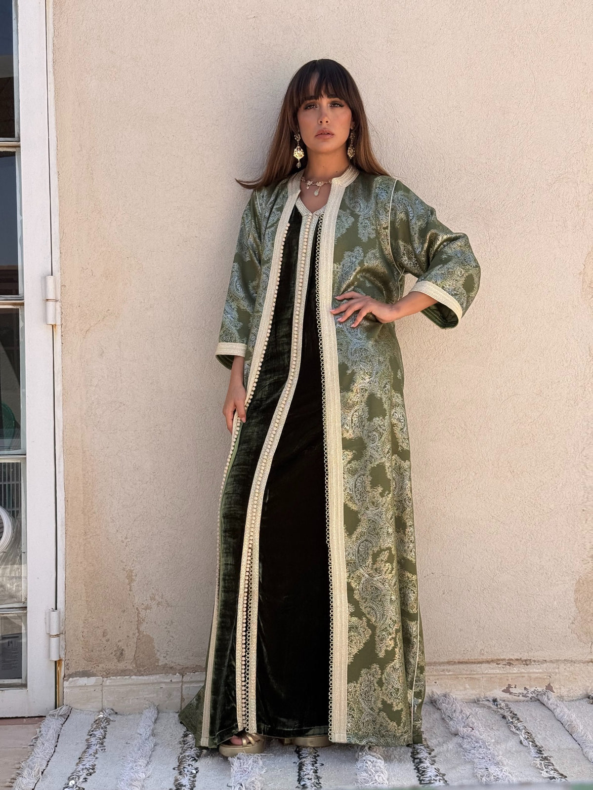 Hinda green kaftan, full-length front view