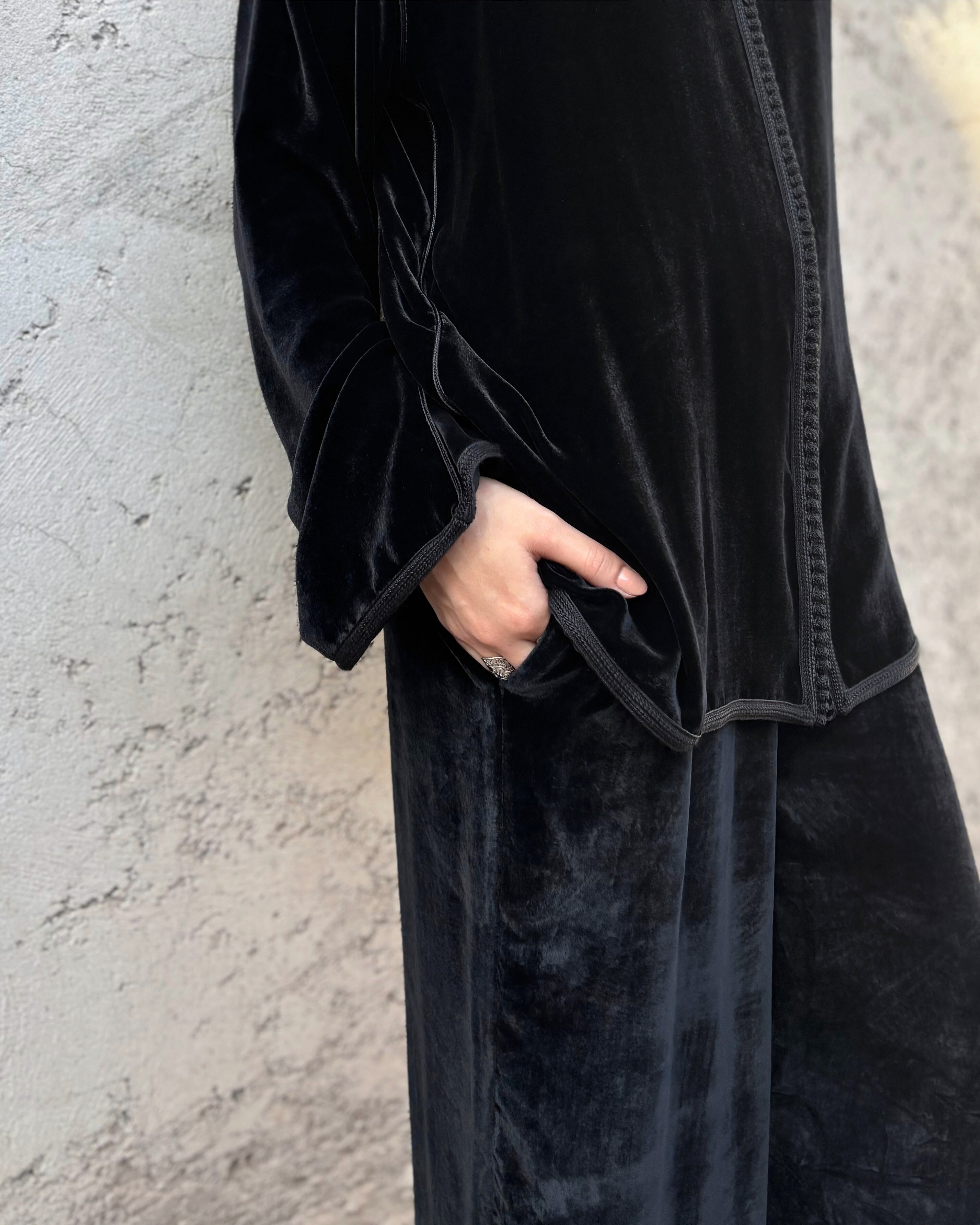 BILAL TWO-PIECE VELVET SET