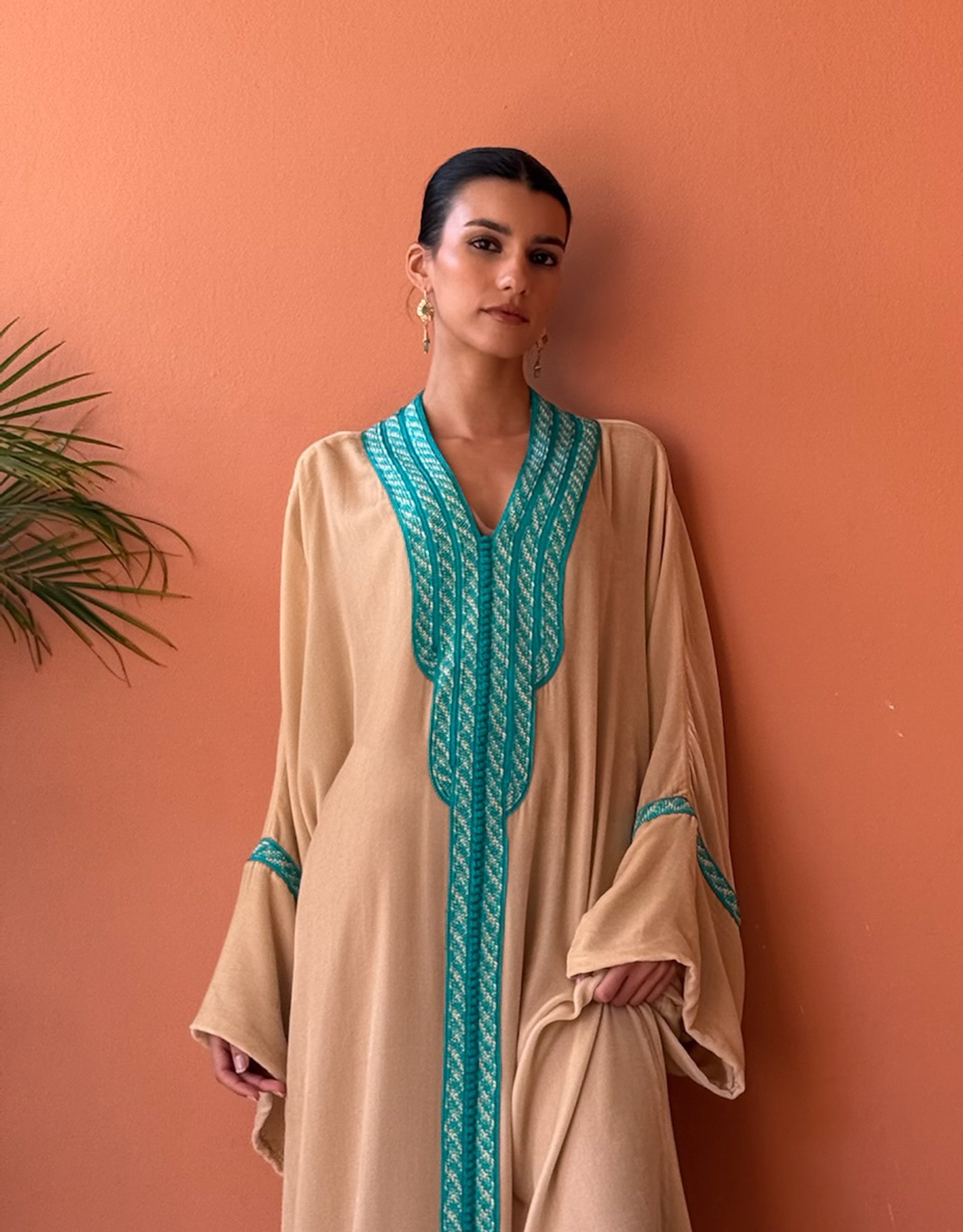 AKILA VELVET COLLAR KAFTAN