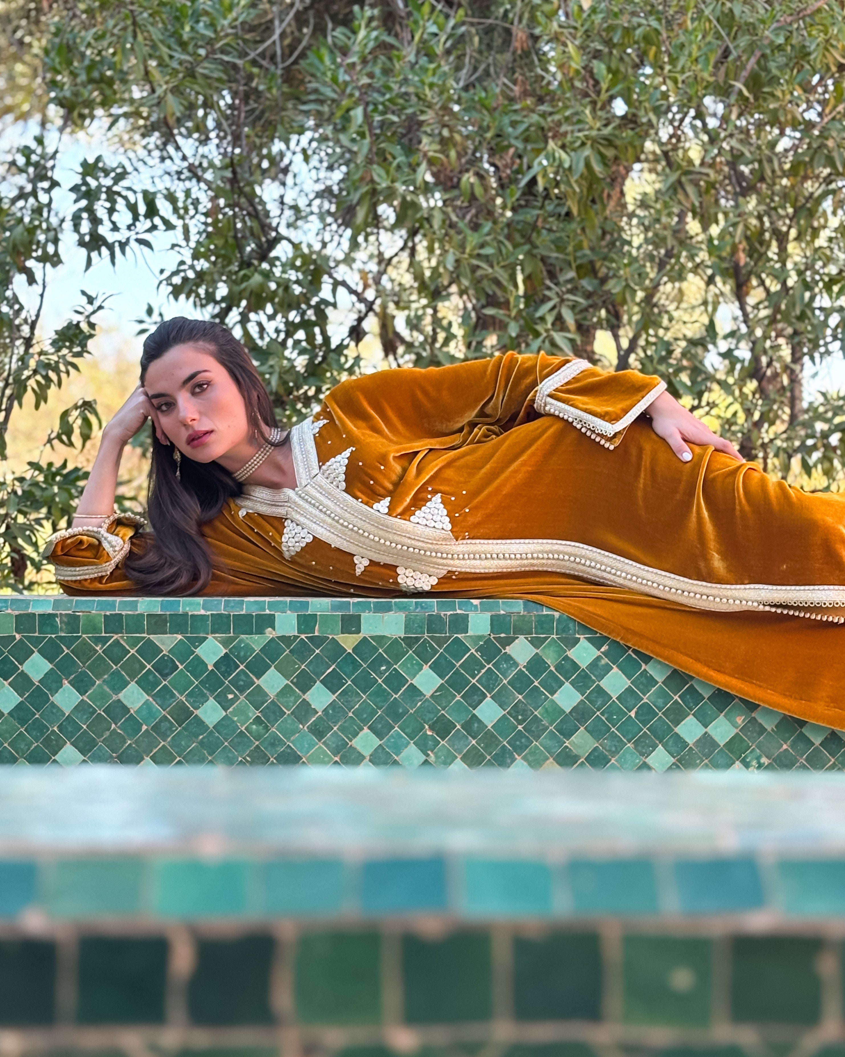 WAHDA EMBROIDERED VELVET KAFTAN