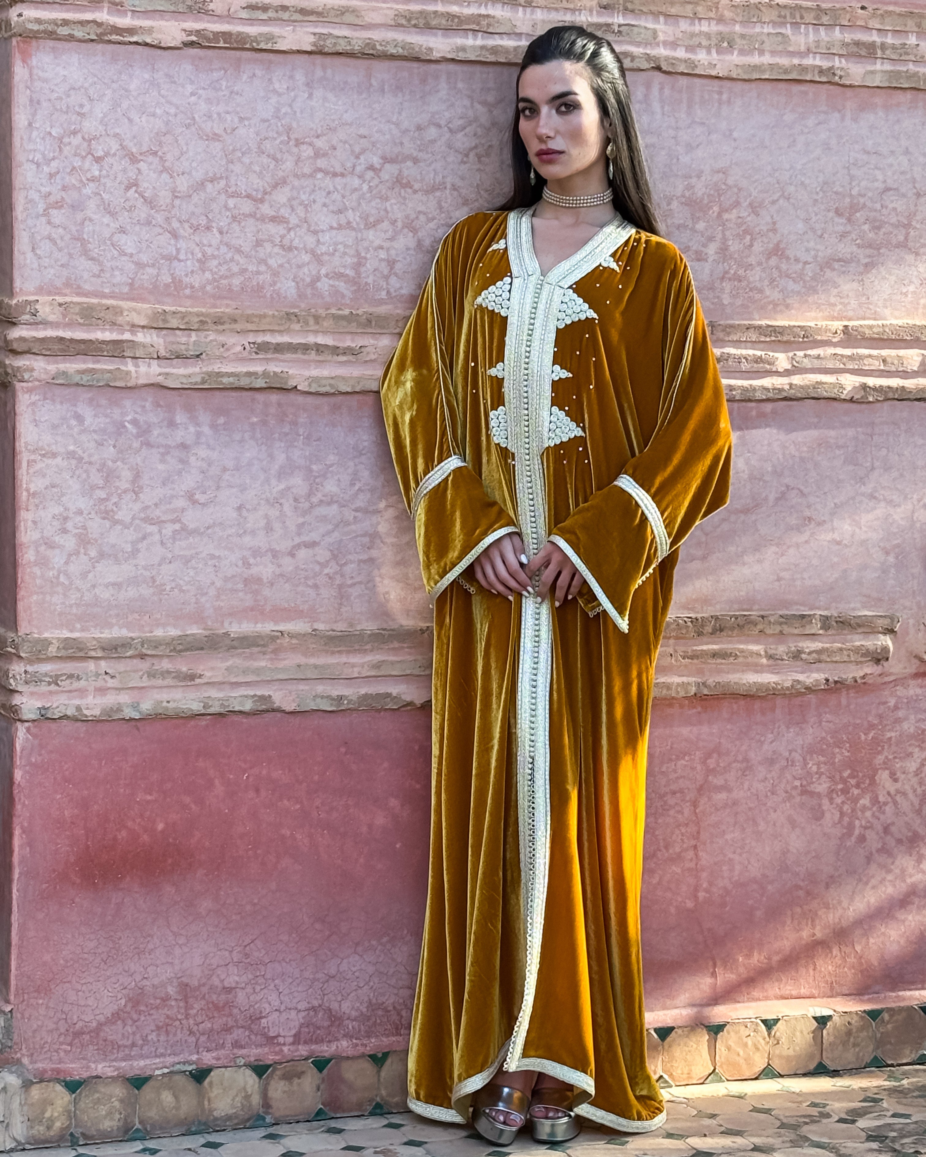 WAHDA EMBROIDERED VELVET KAFTAN