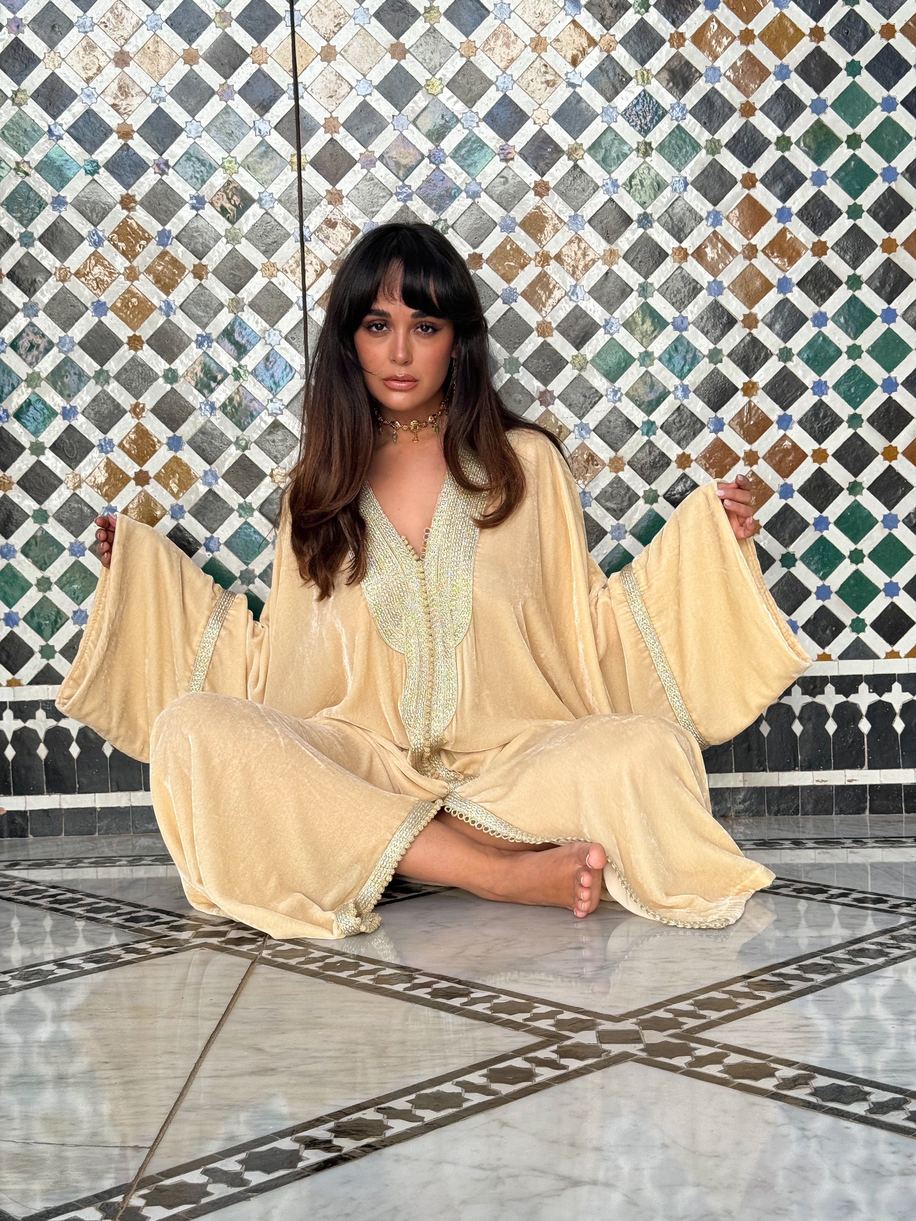 ZEBDA VELVET COLLAR KAFTAN