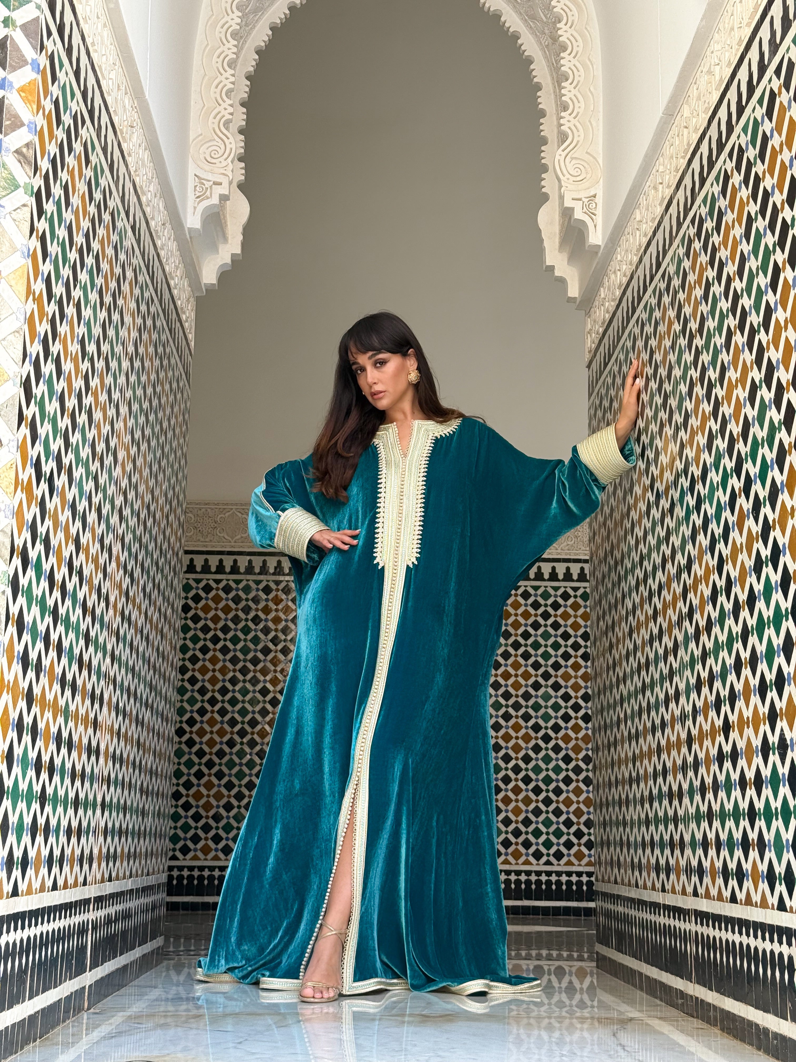 BELLA OVERSIZED VELVET KAFTAN