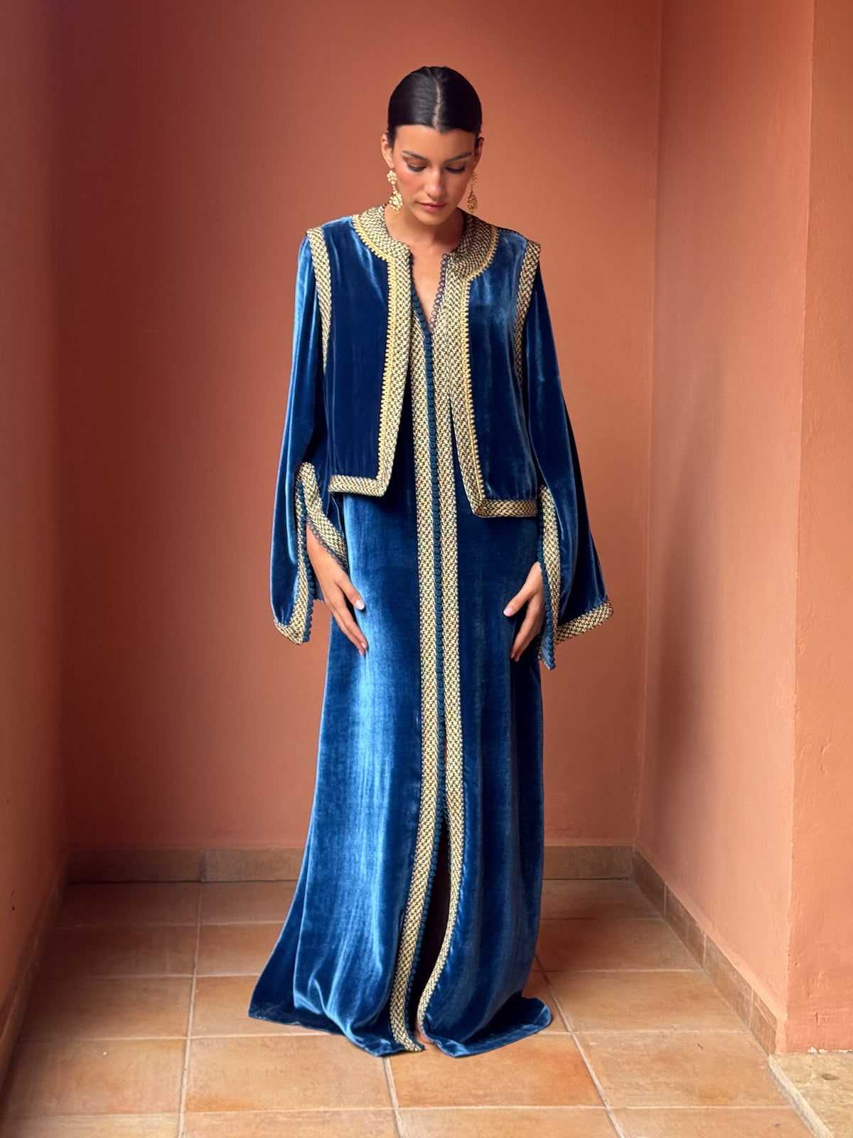 Anisa Silk Velvet Kaftan & Vest Set – Blue – view 7