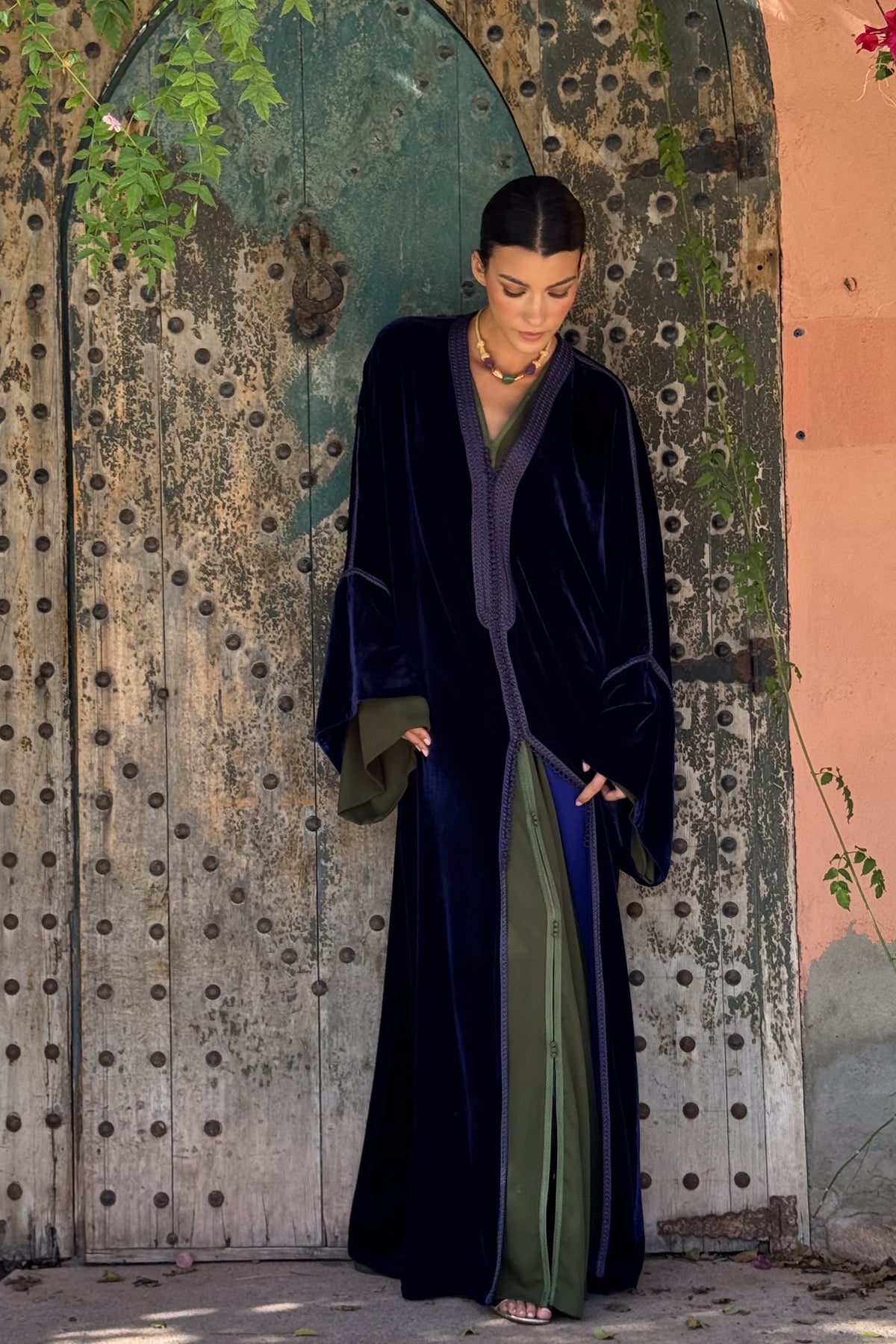 Ghusn Silk Velvet Kaftan – Blue & Green – view 10